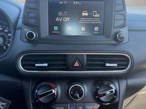 Used 2019 Hyundai Kona SE AWD/4WD image 15