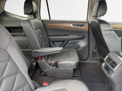 Used 2024 Volkswagen Atlas SE image 27