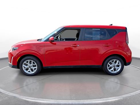 Used 2023 Kia Soul LX w/ LX Technology Package FWD image 9