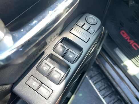 Used 2015 GMC Sierra 2500 Denali w/ Duramax Plus Package image 14