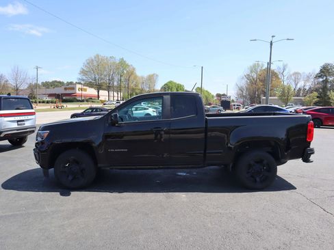 Used 2021 Chevrolet Colorado LT w/ Fleet Safety Package image 18