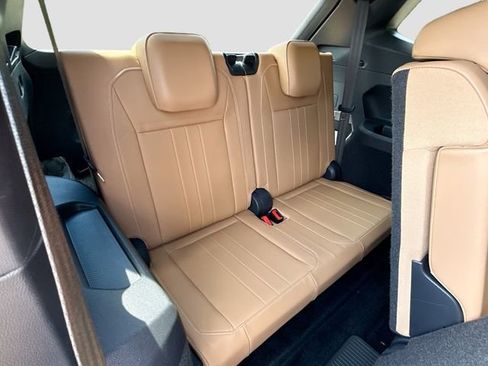 Used 2024 Volkswagen Tiguan SE R-Line FWD image 20