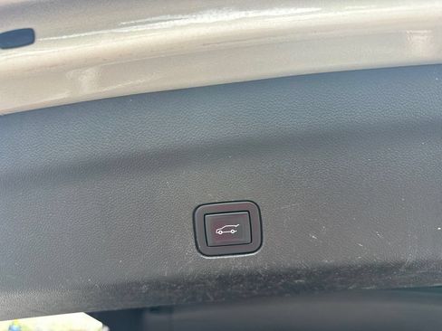 Used 2021 GMC Yukon XL Denali w/ Denali Premium Package RWD image 19