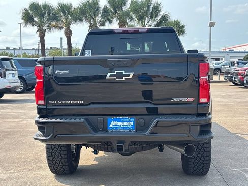 New 2026 Chevrolet Silverado 2500 ZR2 AWD/4WD image 12