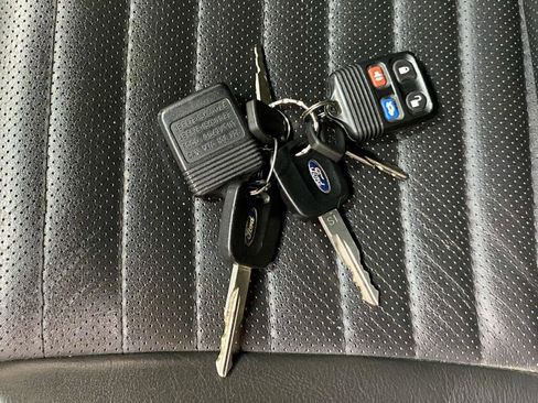 Used 2002 Ford Thunderbird RWD image 32