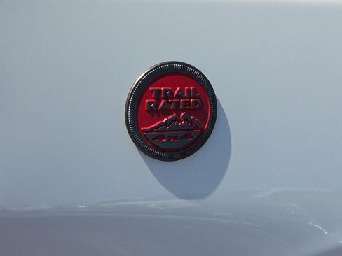Used 2025 Jeep Compass Trailhawk AWD/4WD image 11