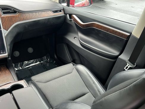 Used 2016 Tesla Model X 90D image 23