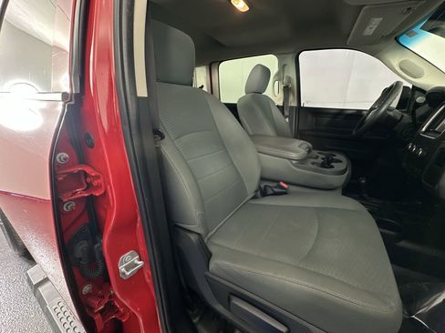 Used 2018 RAM 2500 Tradesman w/ Chrome Appearance Group image 30