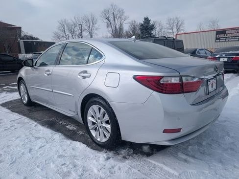 Used 2013 Lexus ES 300h w/ Luxury Pkg image 4