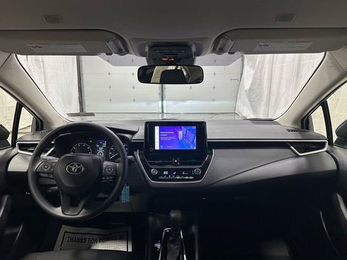 Used 2025 Toyota Corolla LE image 42
