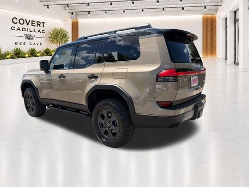 Used 2025 Lexus GX 550 AWD/4WD image 8