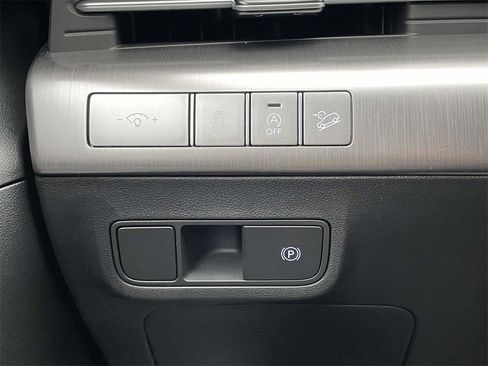 New 2026 Hyundai Kona SE image 17