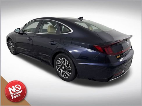 Used 2022 Hyundai Sonata Limited w/ Winter Weather Package FWD image 6