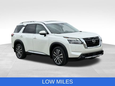 Used 2022 Nissan Pathfinder Platinum w/ Cargo Package AWD/4WD image 11