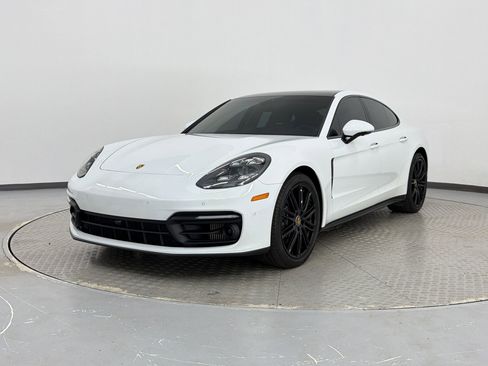 Certified 2023 Porsche Panamera image 1