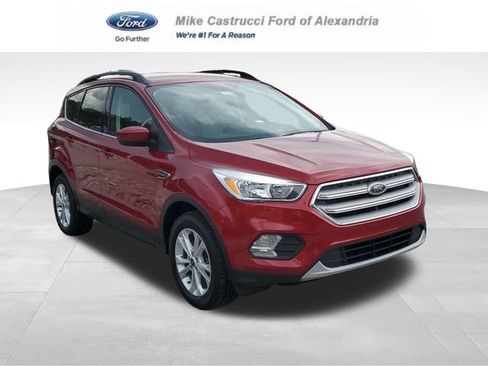 Used 2018 Ford Escape SE w/ SE Sync 3 Package AWD/4WD image 1
