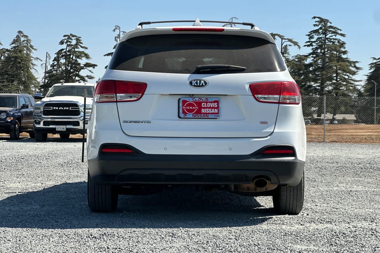 Used 2017 Kia Sorento FWD w/ LX Convenience Package image 8