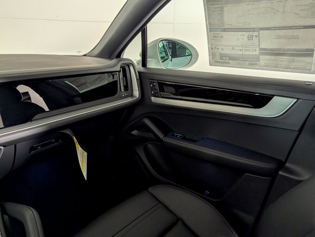 New 2026 Porsche Cayenne Coupe AWD/4WD image 23