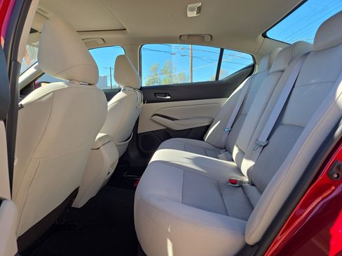 Used 2022 Nissan Altima 2.5 SV w/ SV Premium Package image 13