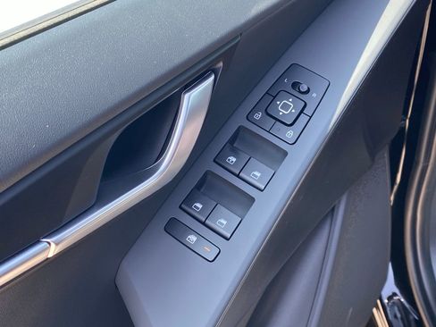 New 2026 Kia Niro EX FWD image 11