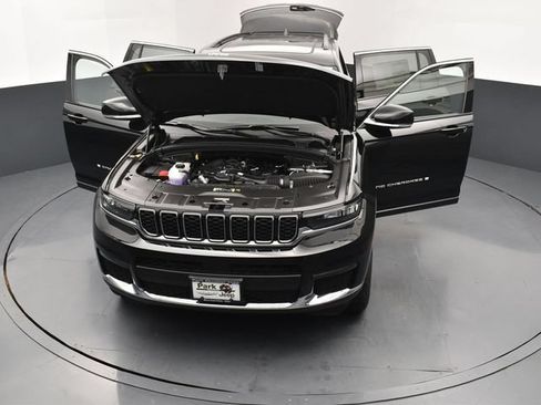 Used 2025 Jeep Grand Cherokee L Limited w/ Trailer Tow Package AWD/4WD image 26