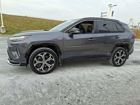 Certified 2022 Toyota RAV4 XSE image 5