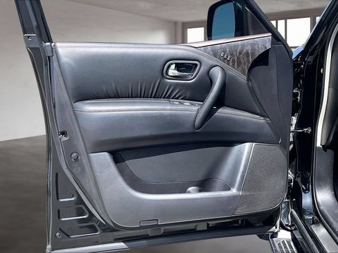 Used 2023 Nissan Armada Platinum w/ Captain's Chairs Package AWD/4WD image 17