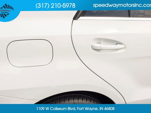 Used 2019 Mercedes-Benz GLE 400 4MATIC image 16