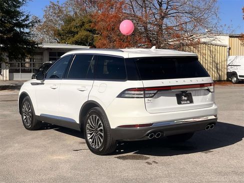 Used 2023 Lincoln Aviator Reserve image 3