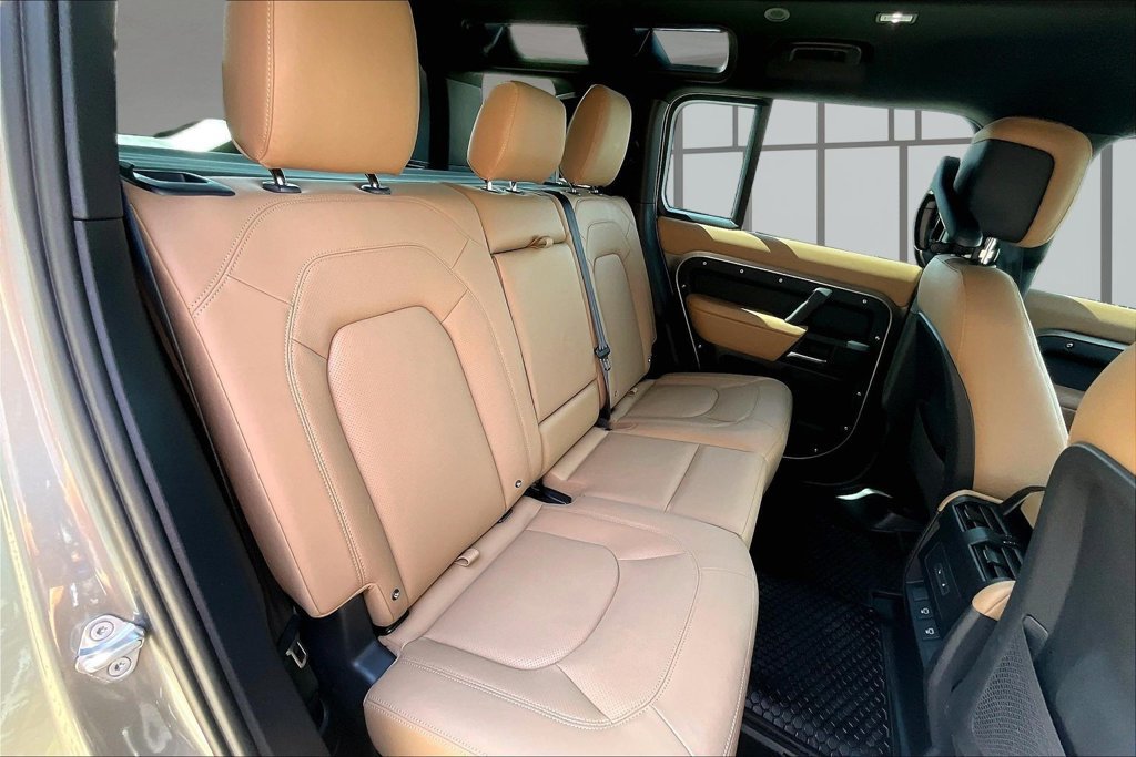 Used 2025 Land Rover Defender 110 S AWD/4WD image 27
