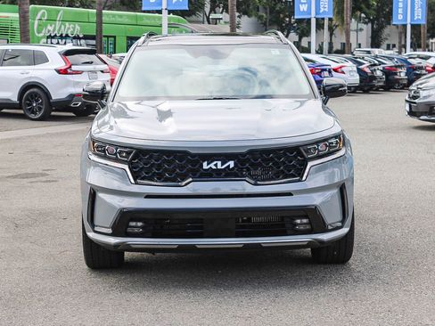 Used 2023 Kia Sorento SX image 2
