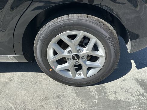 New 2025 Kia Soul LX w/ LX Technology Package image 10