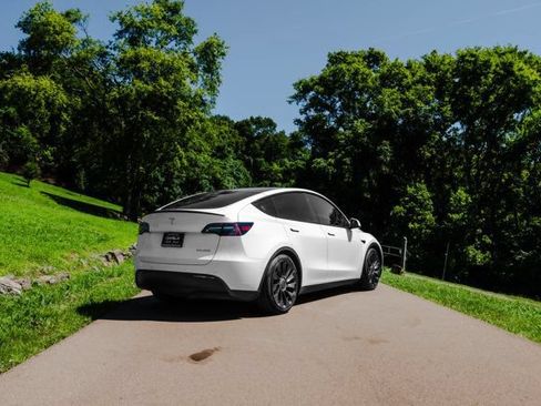 Used 2022 Tesla Model Y Performance AWD/4WD image 5
