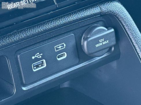 Certified 2025 Honda Pilot Black Edition image 25