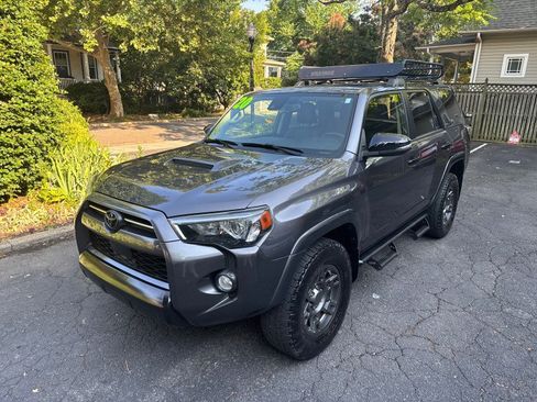 Used 2020 Toyota 4Runner Venture w/ Moonroof Package AWD/4WD image 3