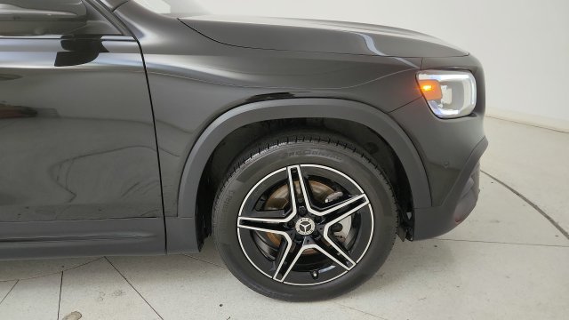 Used 2023 Mercedes-Benz GLB 250 w/ AMG Line image 22