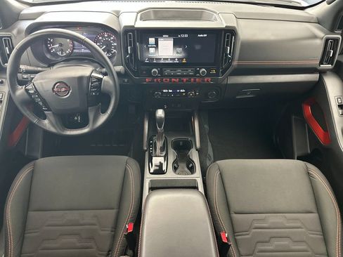 Used 2025 Nissan Frontier Pro-X RWD image 12