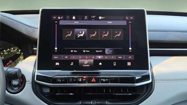 Used 2024 Jeep Compass Limited AWD/4WD image 21