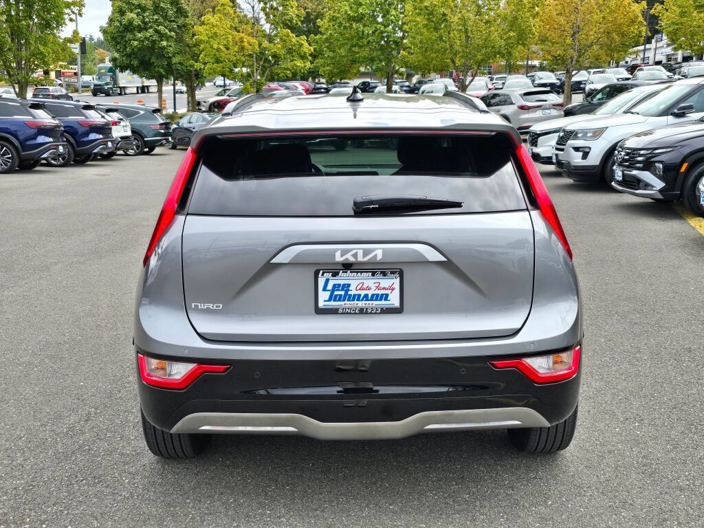 Certified 2024 Kia Niro Wind w/ Wind Preserve Package FWD image 6