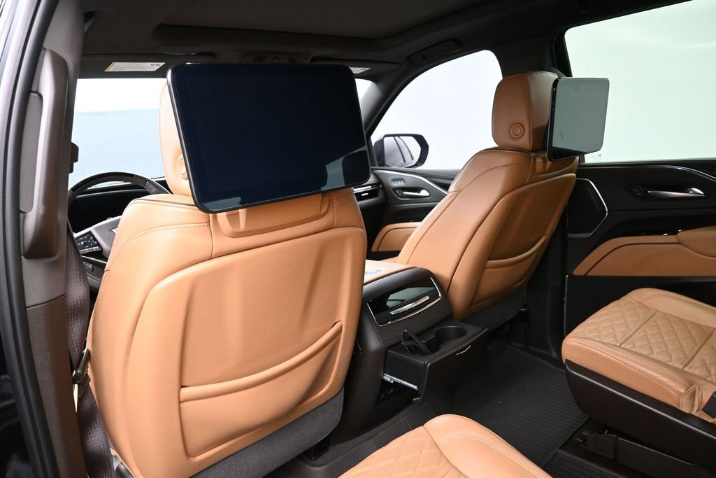 Used 2023 Cadillac Escalade Sport w/ LPO, ONYX Package AWD/4WD image 13