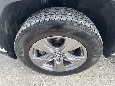 Used 2025 Toyota RAV4 XLE image 23