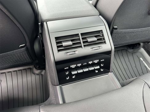 New 2026 Porsche Panamera 4 E-Hybrid image 14