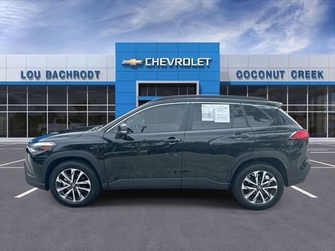 Used 2025 Toyota Corolla Cross XLE FWD image 5