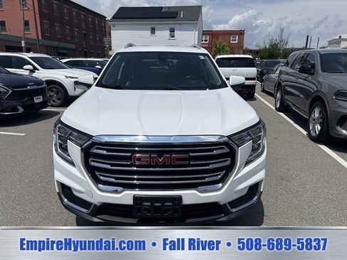 Used 2024 GMC Terrain SLT AWD/4WD image 20