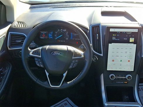 Certified 2022 Ford Edge SEL w/ Convenience Package image 11