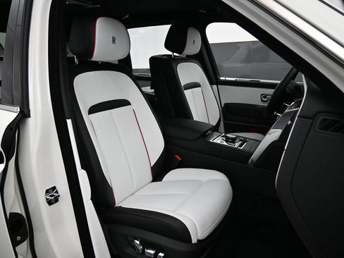 New 2026 Rolls-Royce Cullinan AWD/4WD image 32