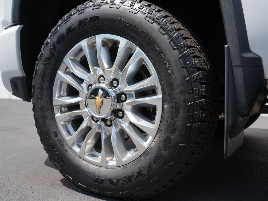 Certified 2022 Chevrolet Silverado 3500 High Country w/ Z71 Off-Road Package AWD/4WD image 34