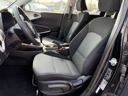 Used 2020 Kia Soul LX image 15
