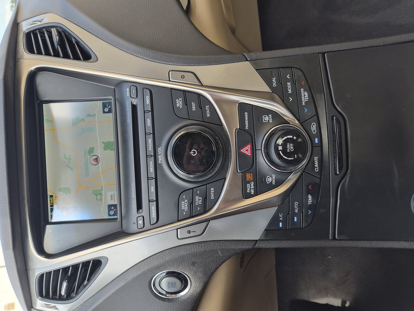 Used 2013 Hyundai Azera w/ Technology Pkg FWD image 11