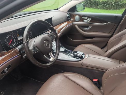 Used 2017 Mercedes-Benz E 300 4MATIC image 17